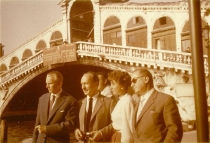 Wenecja - od lewej: Antoni Wicherek, Roman Palester, NN, Piotr Perkowski (1960)